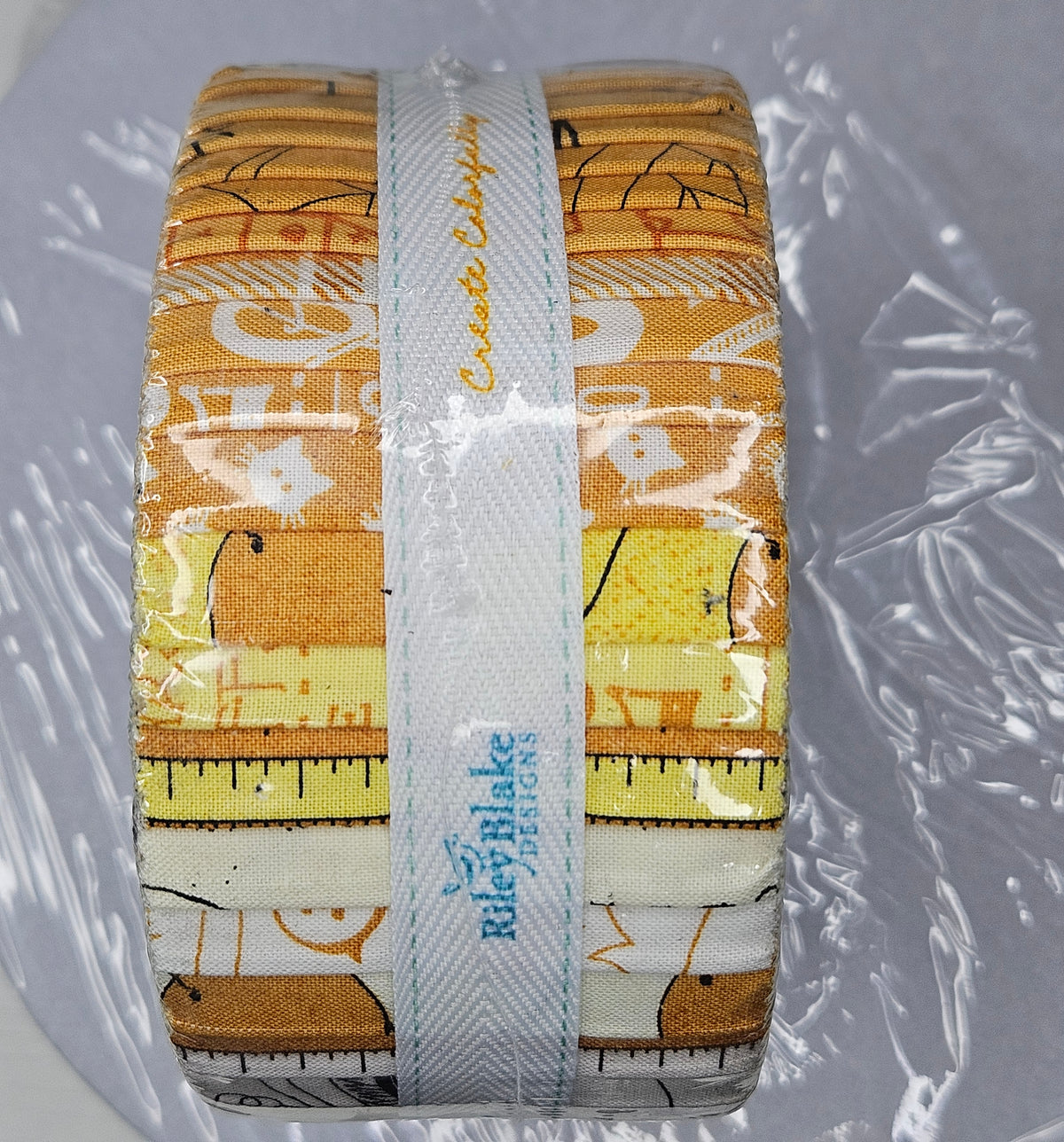 Jelly Roll/Fabric Strip Rug Craft Chest Kit - Riley Blake Costume Makers Act II